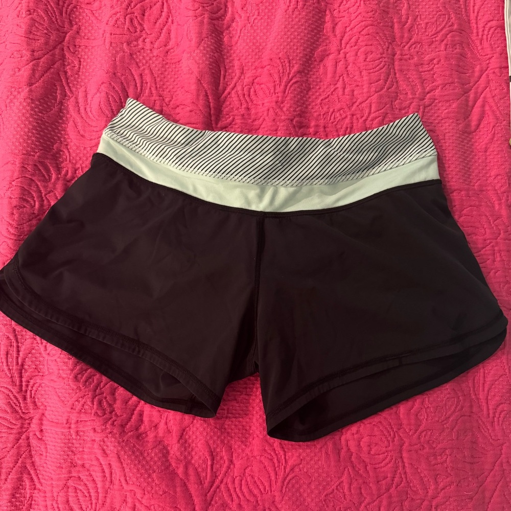 Lululemon Groovy Run Shorts - Black and Mint